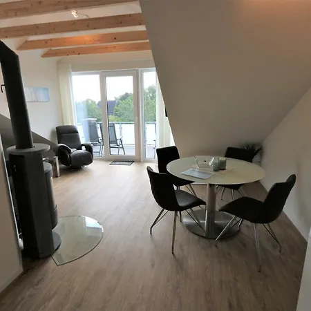 Апартаменты Holiday Near Sea Келленхузен